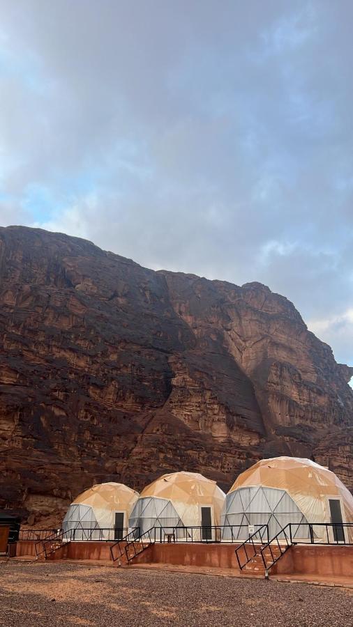 Hôtel Al Dahia Luxury Camp à Wadi Rum Extérieur photo